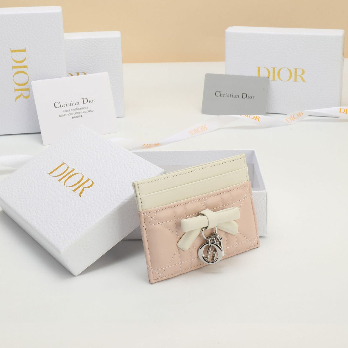 DIOR