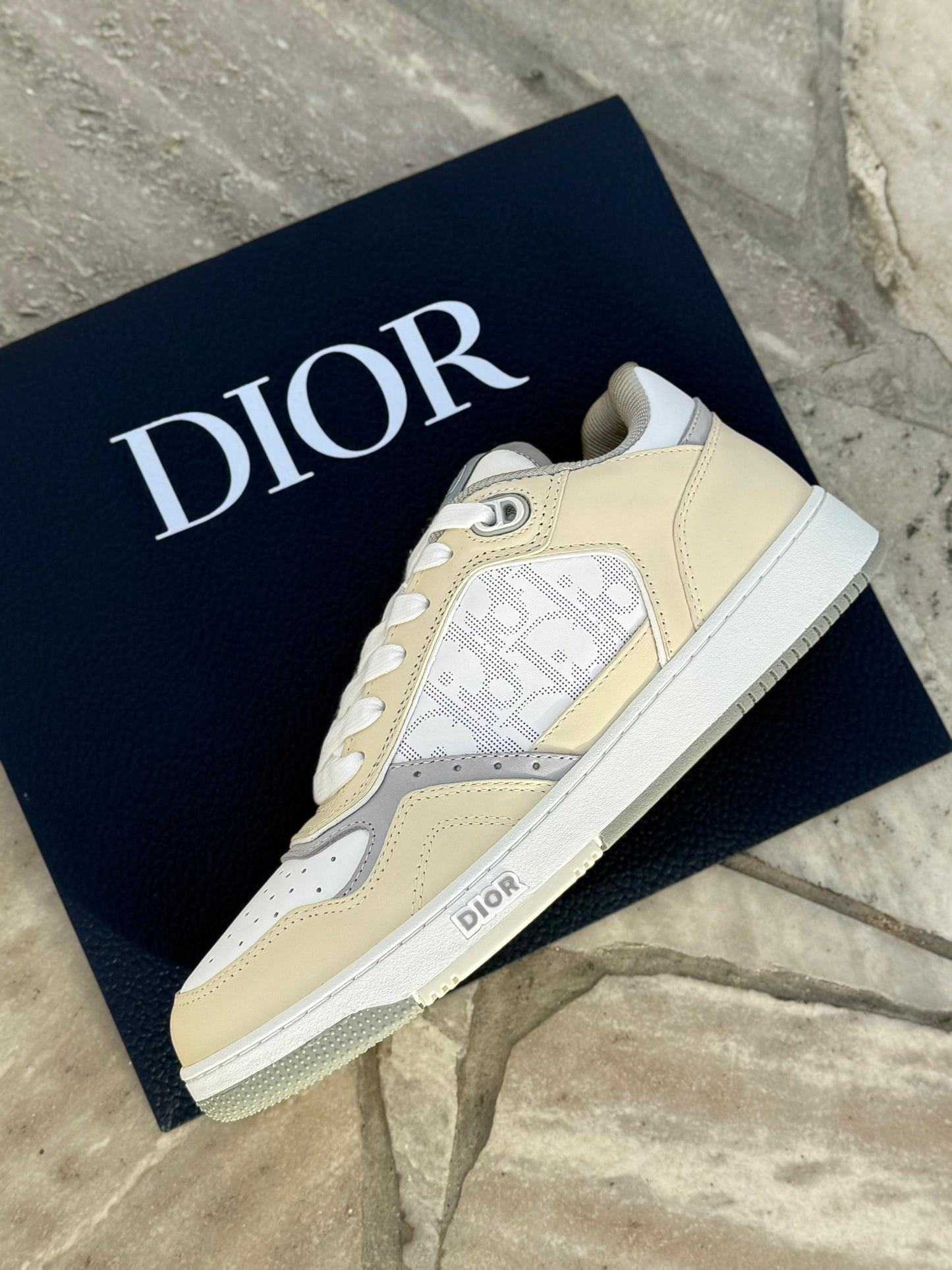DIOR