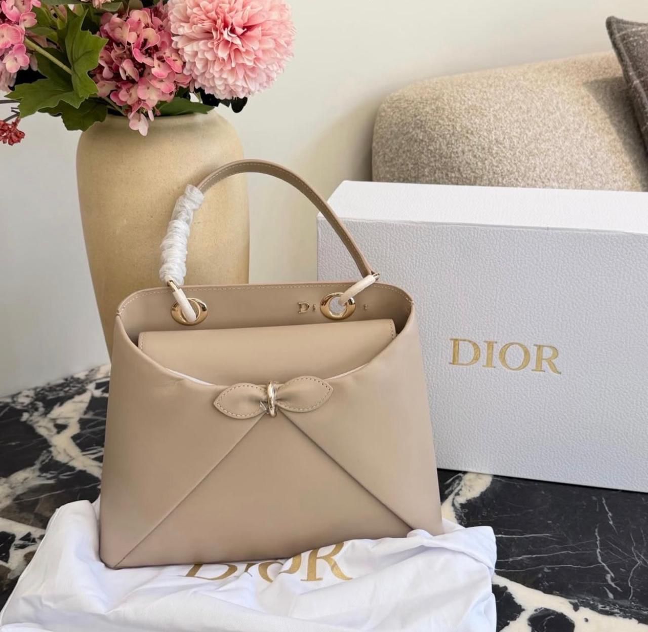 DIOR