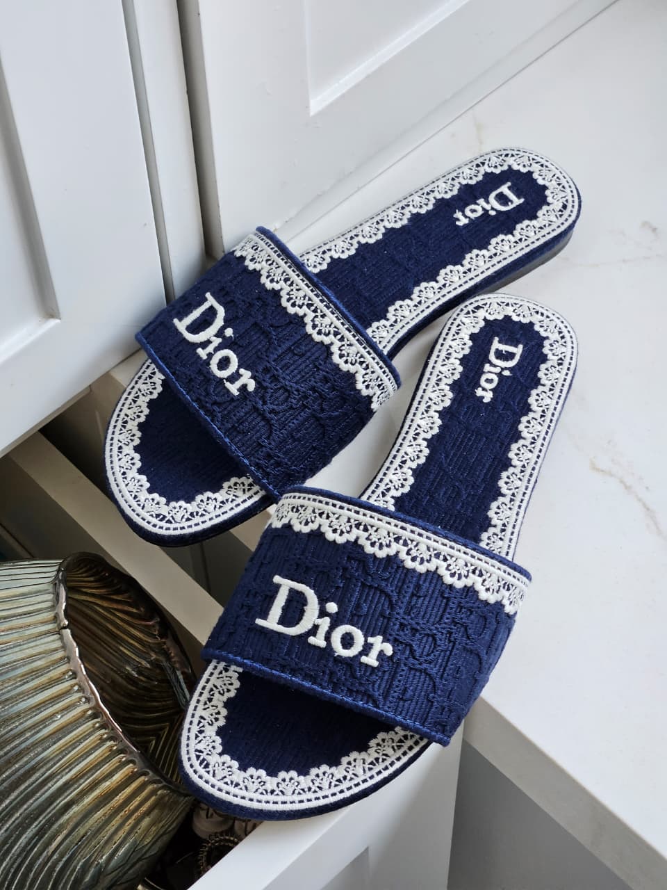 DIOR